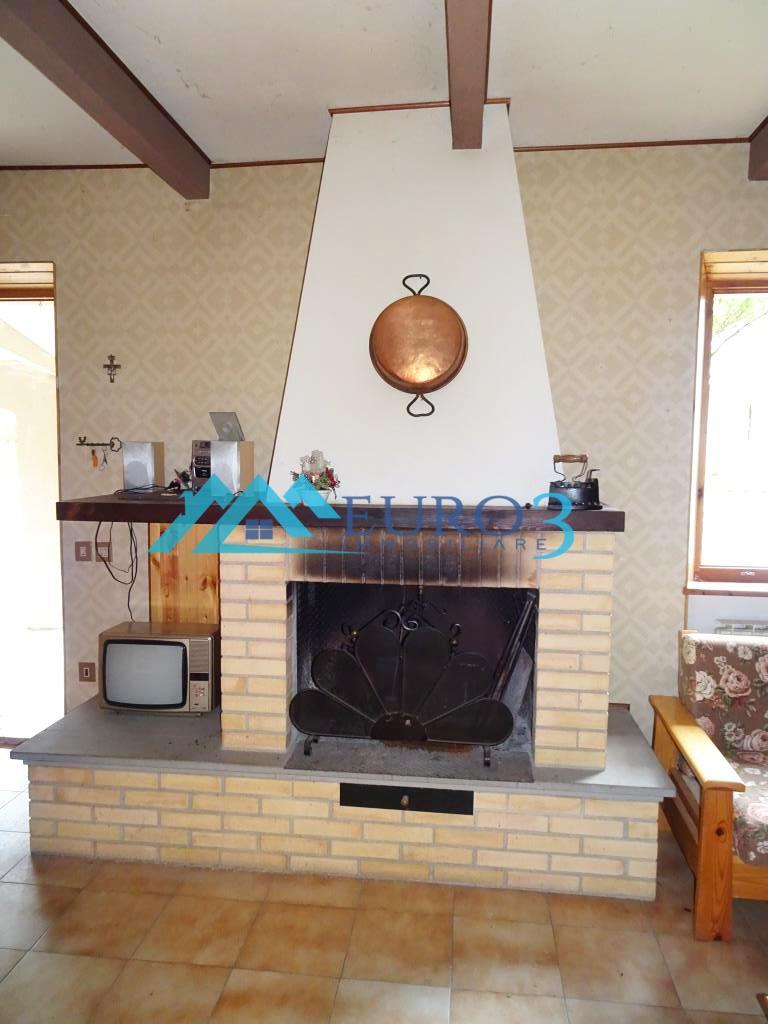 3764 DETACHED HOUSE SALE MONTEFORTINO24