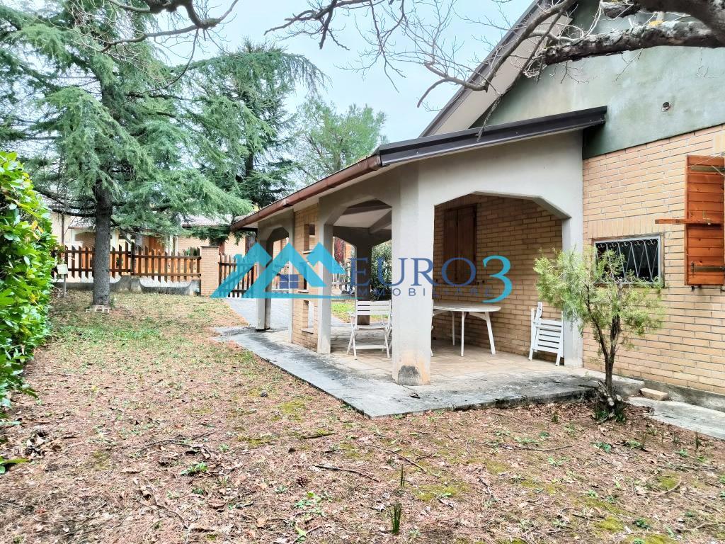 3764 DETACHED HOUSE SALE MONTEFORTINO4