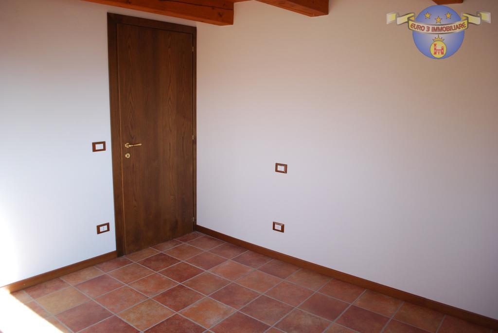 1401 DETACHED HOUSE RENT TO BUY ROCCAFLUVIONE5