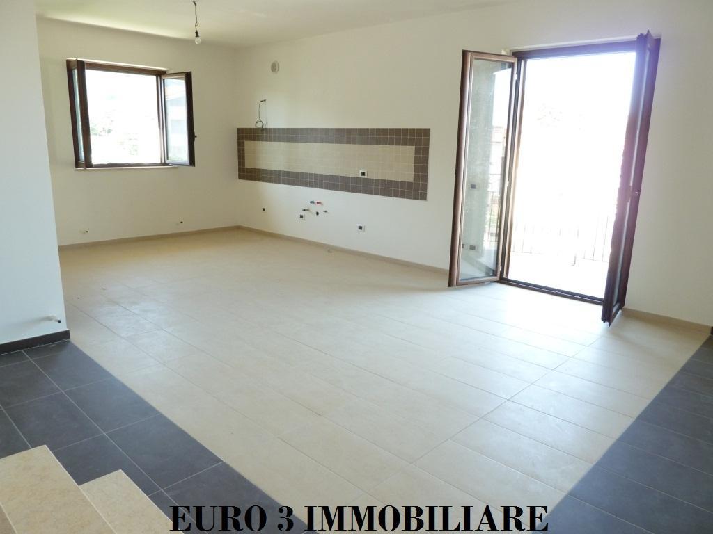 1555 - APPARTAMENTO - VENDITA - € 118000 - CIVITELLA DEL TRONTO VILLA LEMPA