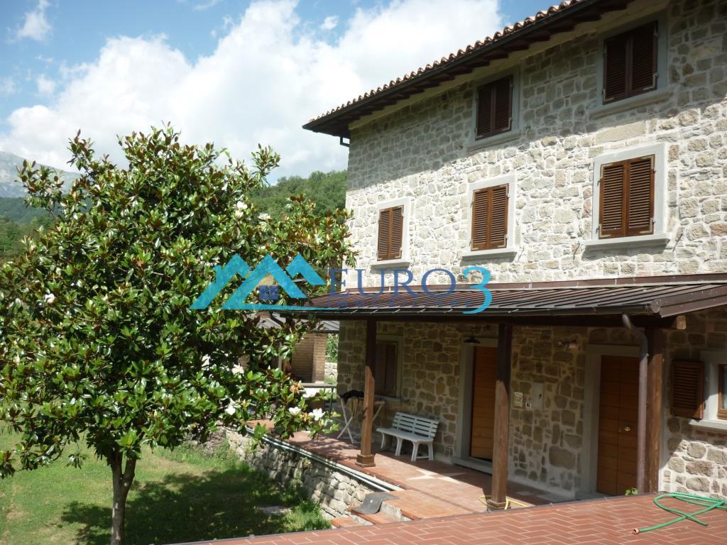 2093 - CASA CIELO-TERRA - VENDITA - € 160000 - MONTEGALLO USCERNO