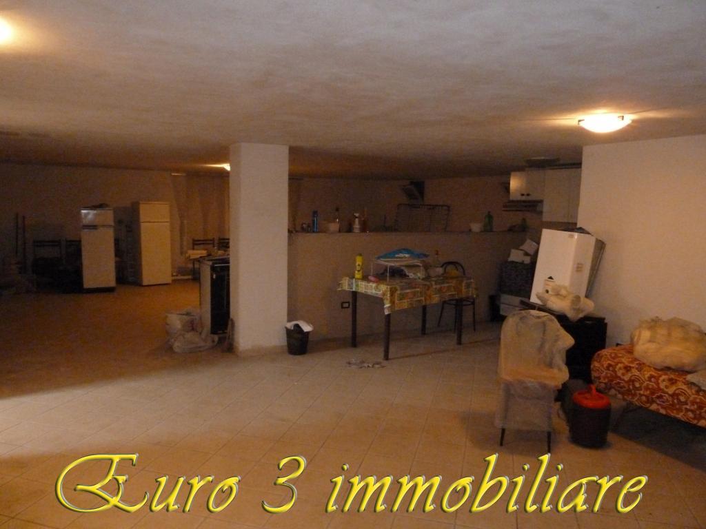 2357 GARAGE SALE ALBA ADRIATICA2