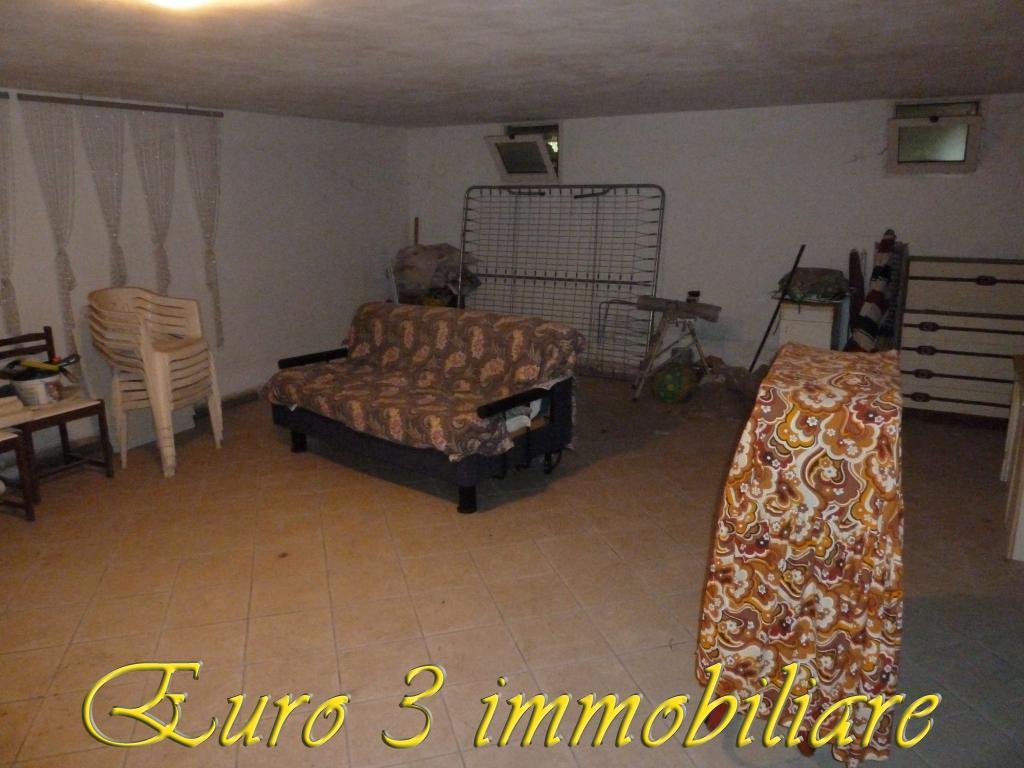 2357 GARAGE SALE ALBA ADRIATICA3