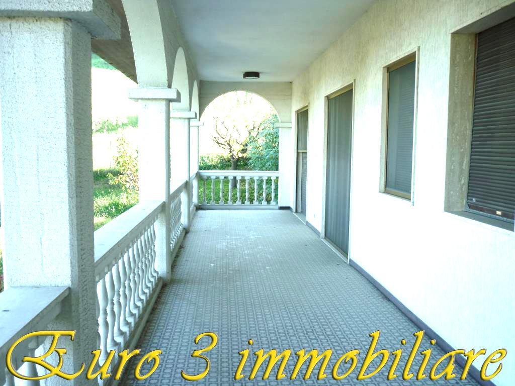 2358 VILLA VENDITA FOLIGNANO8