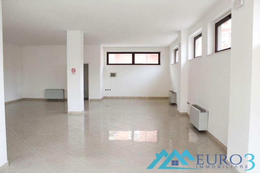 2378 LOCALE COMMERCIALE AFFITTO ASCOLI PICENO2