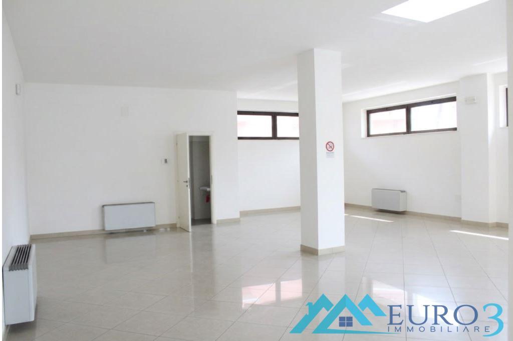 2378 LOCALE COMMERCIALE AFFITTO ASCOLI PICENO3