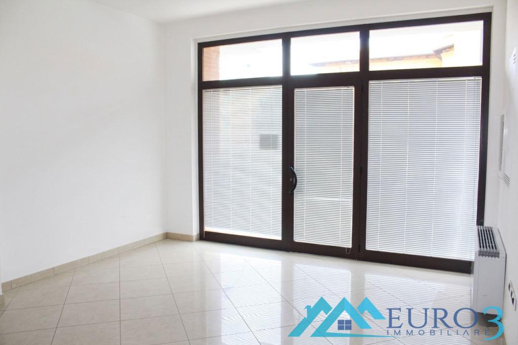 2378 LOCALE COMMERCIALE AFFITTO ASCOLI PICENO6