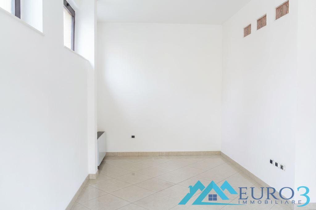 2378 LOCALE COMMERCIALE AFFITTO ASCOLI PICENO7