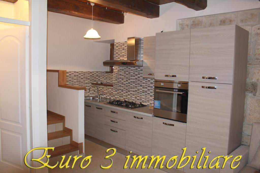 2416 - CASA CIELO-TERRA - VENDITA - € 198000 - ASCOLI PICENO CENTRO