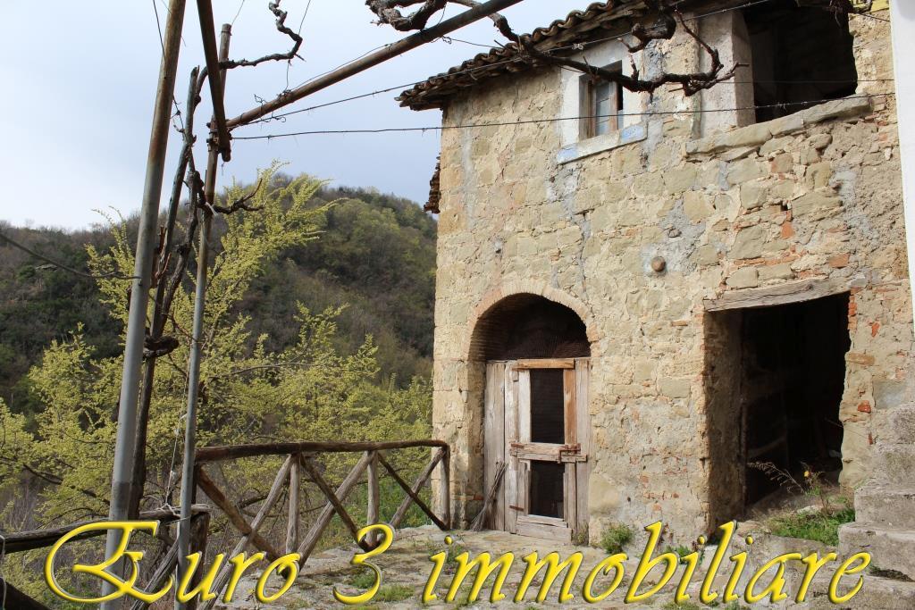 2454 - CASA CIELO-TERRA - VENDITA - € 55000 - ASCOLI PICENO