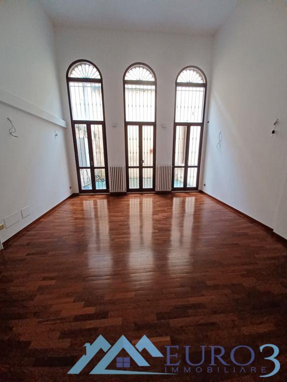 2775 - APARTMENT - RENT - € 600 - ASCOLI PICENO CENTER