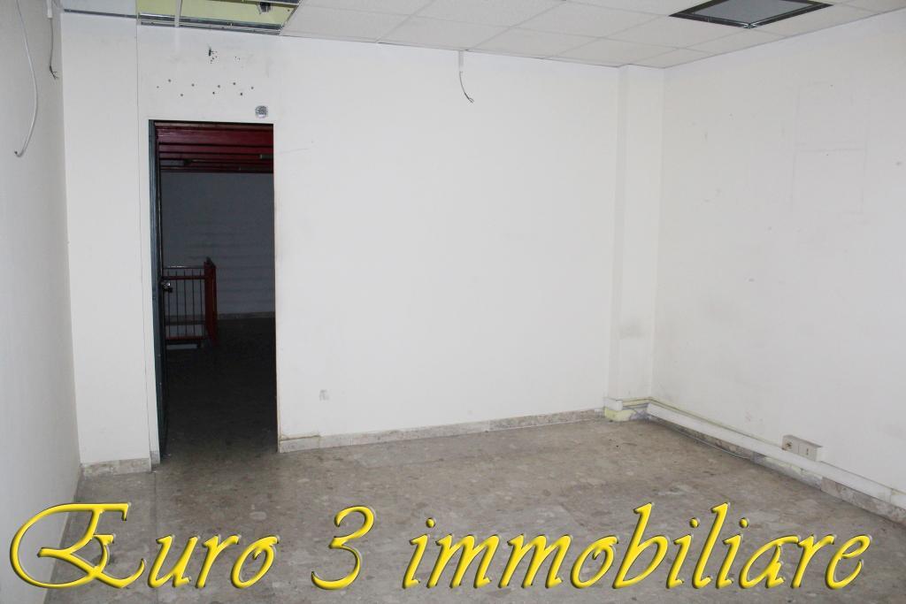 2792 - COMMERCIAL PREMISES - RENT - € 500 - ASCOLI PICENO
