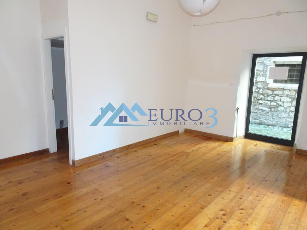 2816 LOCALE COMMERCIALE AFFITTO ASCOLI PICENO2