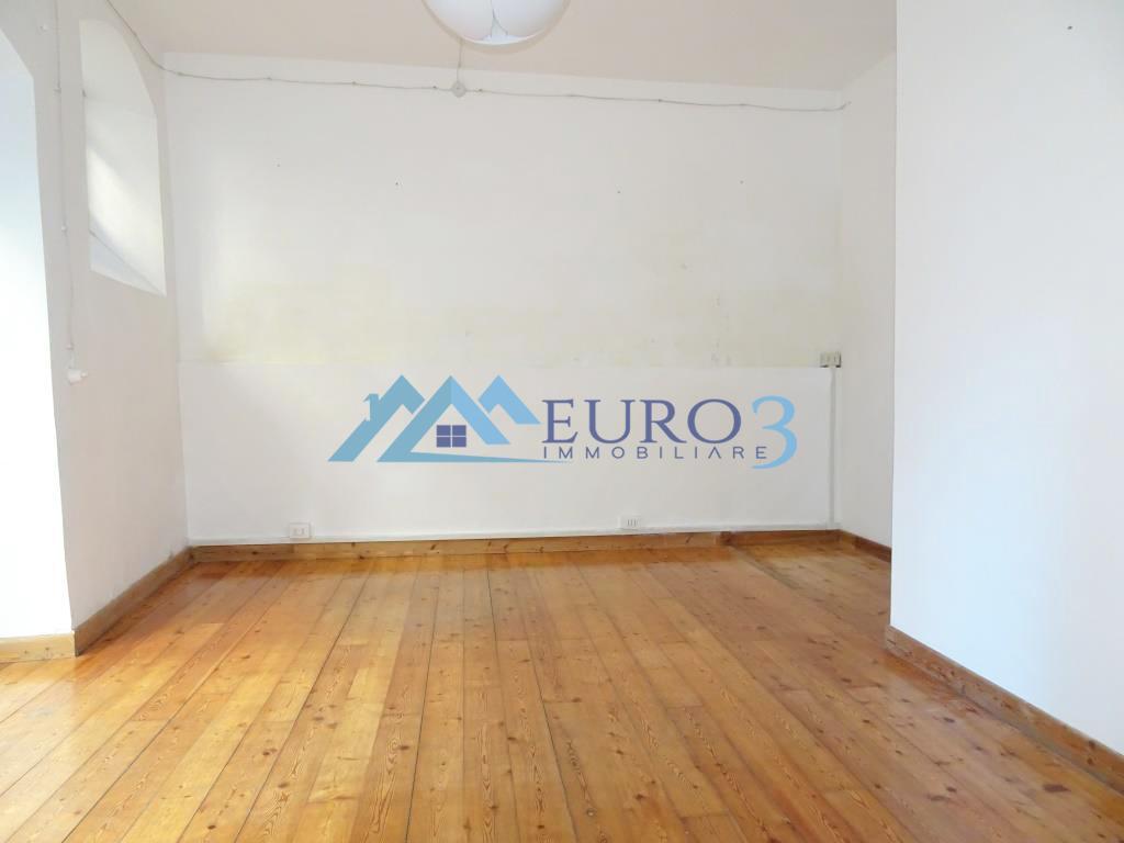 2816 LOCALE COMMERCIALE AFFITTO ASCOLI PICENO3