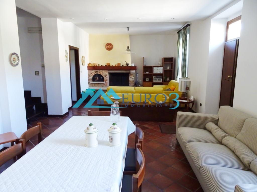 2908 CASA CIELO-TERRA VENDITA ACQUASANTA TERME11