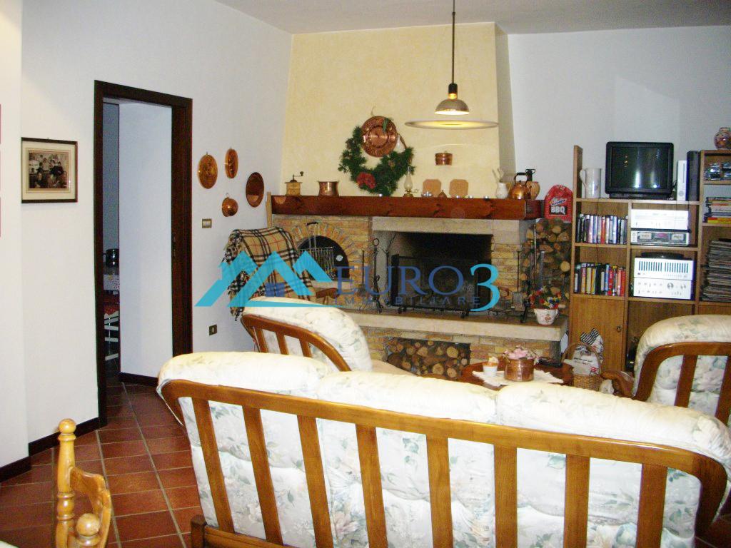 2908 CASA CIELO-TERRA VENDITA ACQUASANTA TERME9