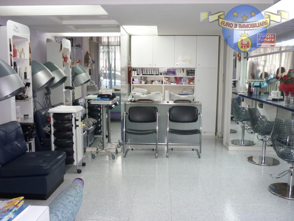 3099 - LOCALE COMMERCIALE - AFFITTO - € 400 - ASCOLI PICENO CAMPO PARIGNANO