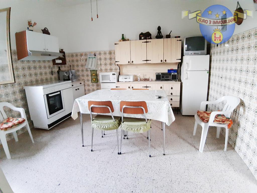 3136 - APPARTAMENTO - VENDITA - € 65000 - ROCCAFLUVIONE
