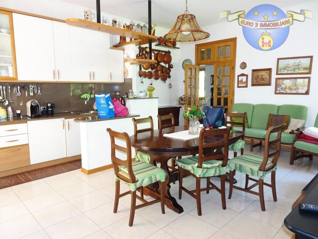 3251 VILLA VENDITA FORCE7