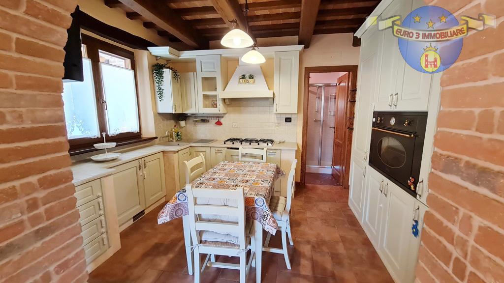 3335 CASOLARE VENDITA AMANDOLA4