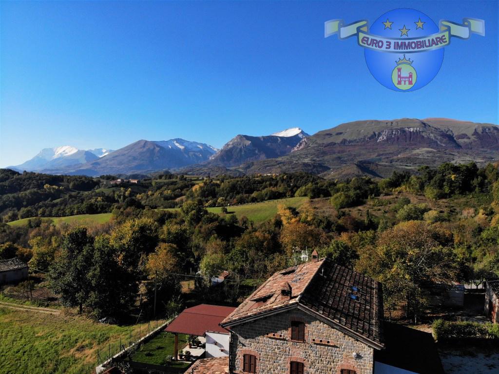 3335 CASOLARE VENDITA AMANDOLA8