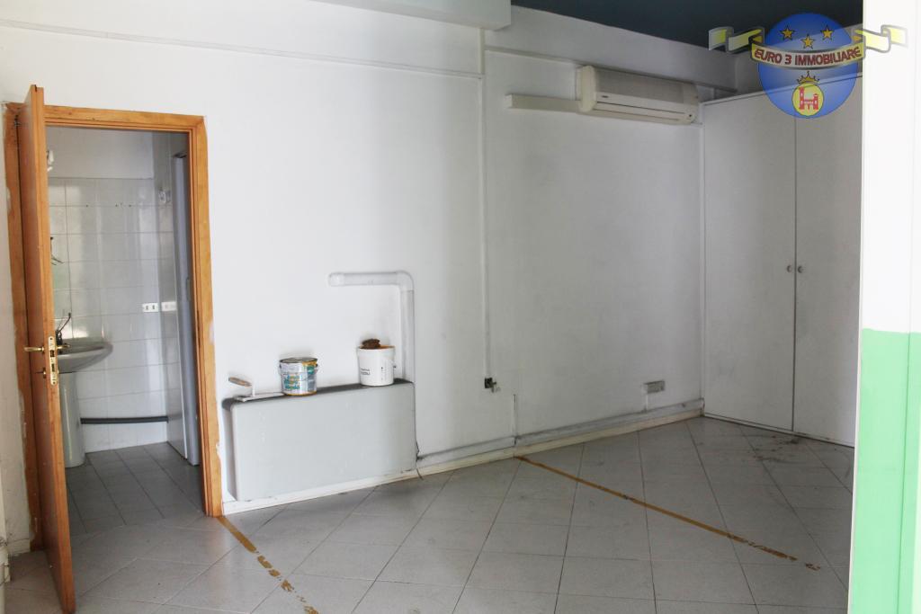 3353 COMMERCIAL PREMISES SALE MONTEPRANDONE5