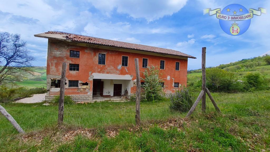 3372 - DETACHED HOUSE - SALE - RESERVED NEGOTIATION - AMANDOLA