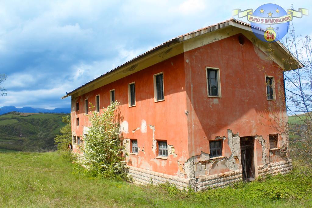 3372 CASA SINGOLA VENDITA AMANDOLA9