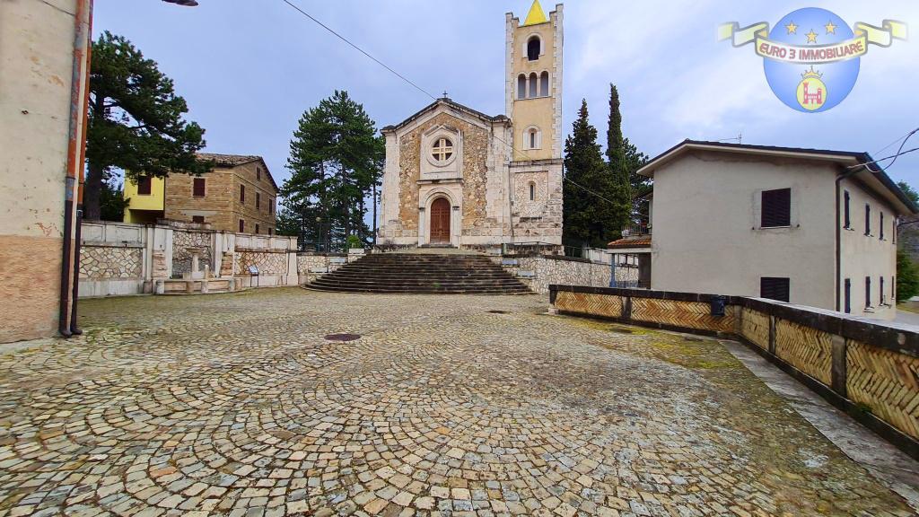 3379 - DETACHED HOUSE - SALE - € 25000 - ROTELLA CASTLE OF THE CROSS