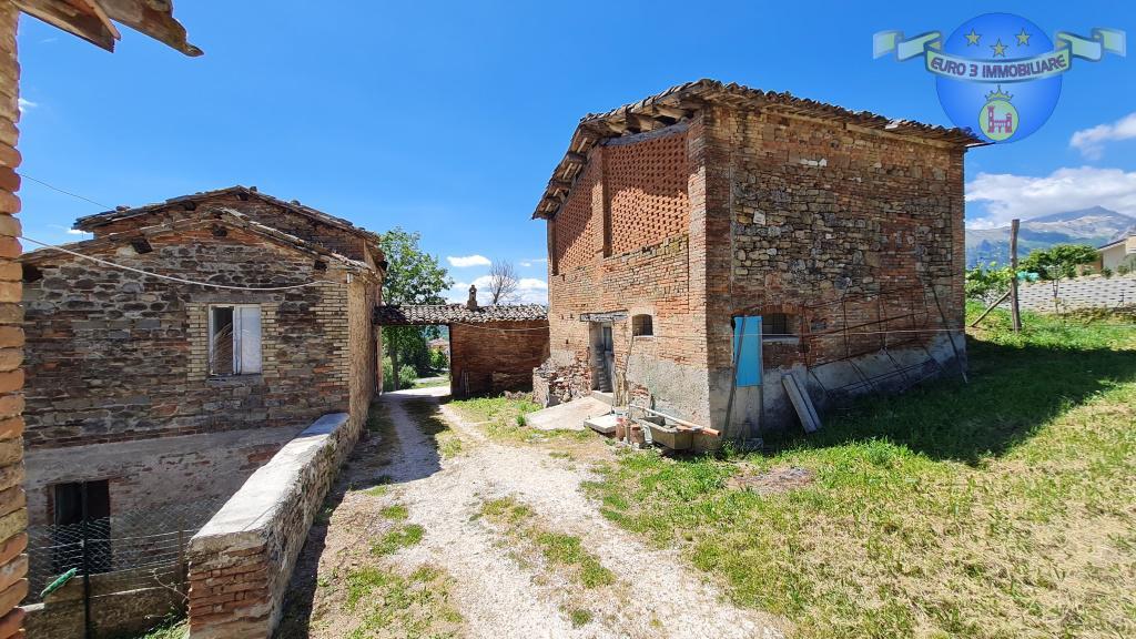 3391 CASOLARE VENDITA AMANDOLA15