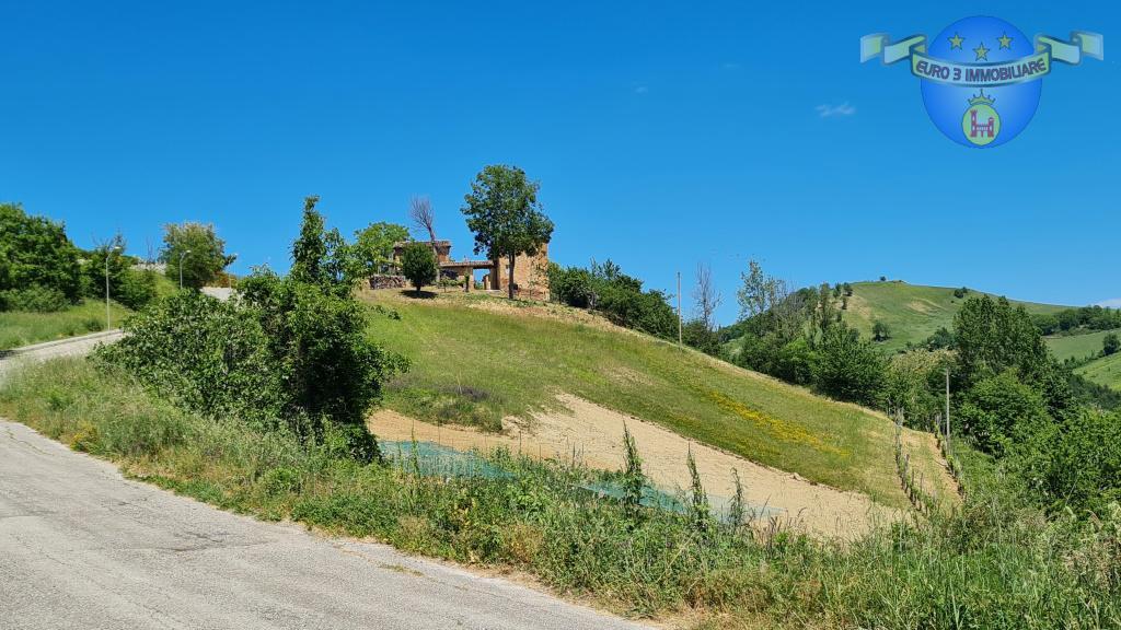 3391 CASOLARE VENDITA AMANDOLA17