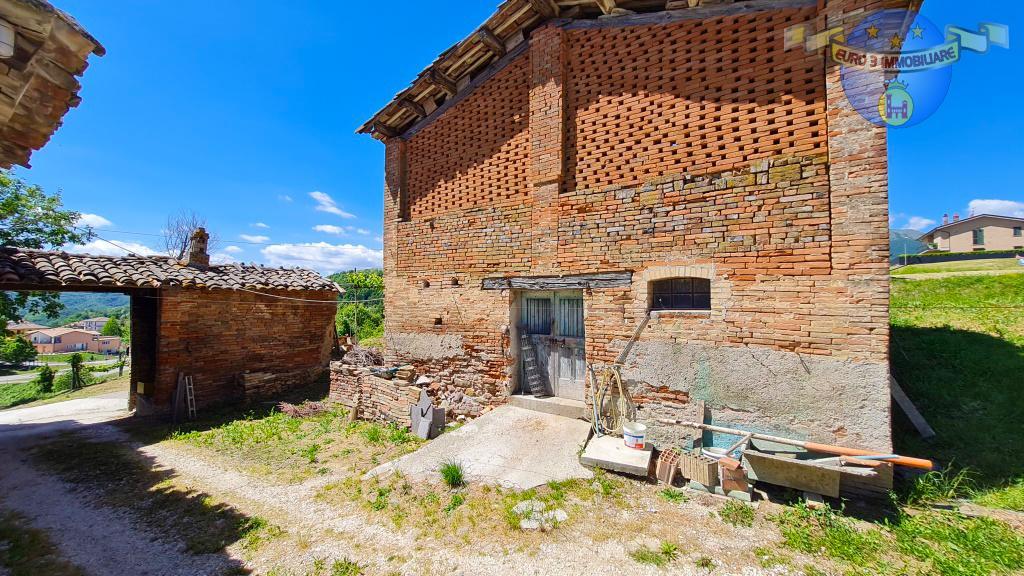 3391 CASOLARE VENDITA AMANDOLA3