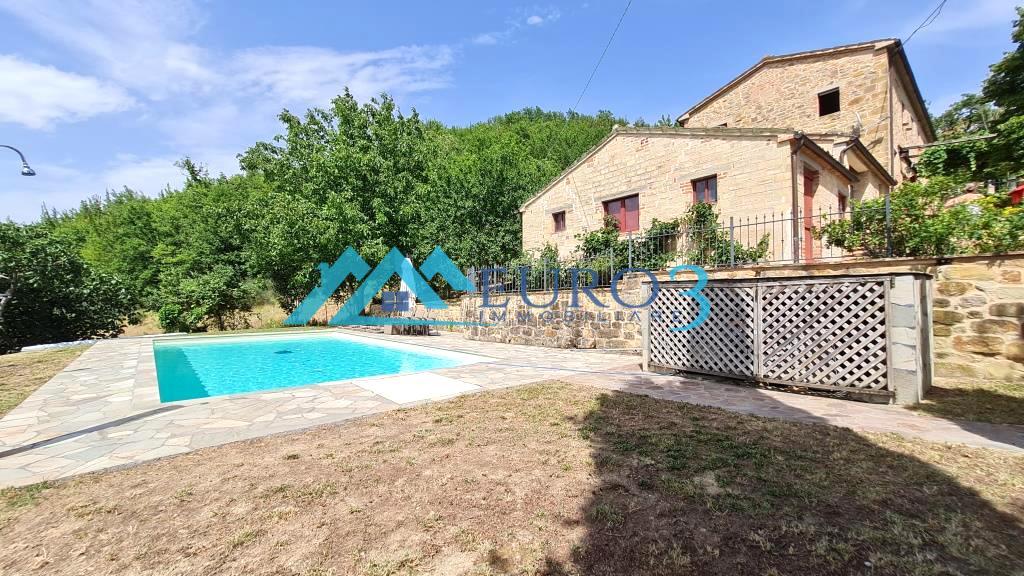 3422 - CASOLARE - VENDITA - € 595000 - AMANDOLA