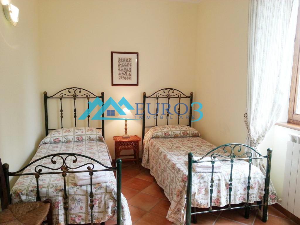 3481 FARMHOUSE SALE AMANDOLA14