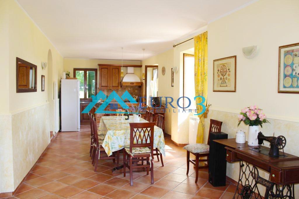 3481 FARMHOUSE SALE AMANDOLA17