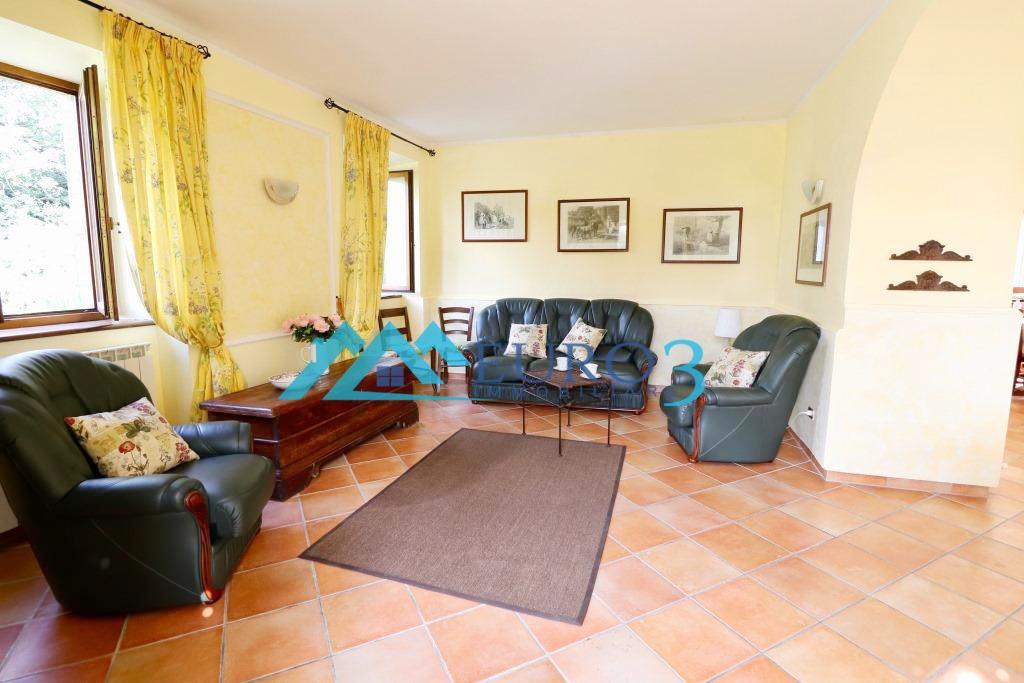 3481 FARMHOUSE SALE AMANDOLA20