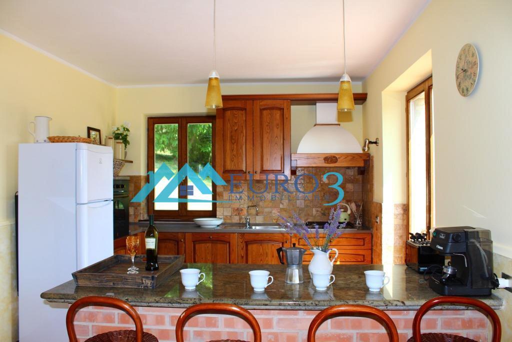 3481 FARMHOUSE SALE AMANDOLA22