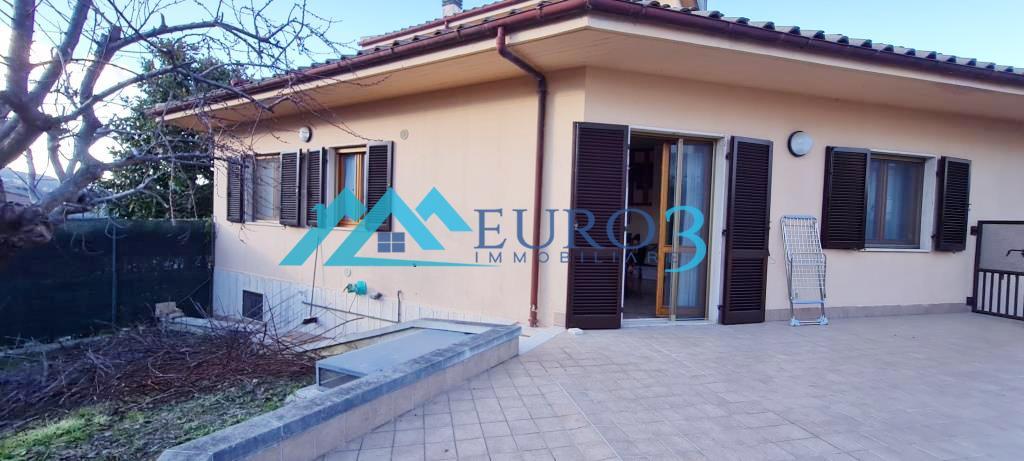 3526 VILLA A SCHIERA VENDITA FOLIGNANO13