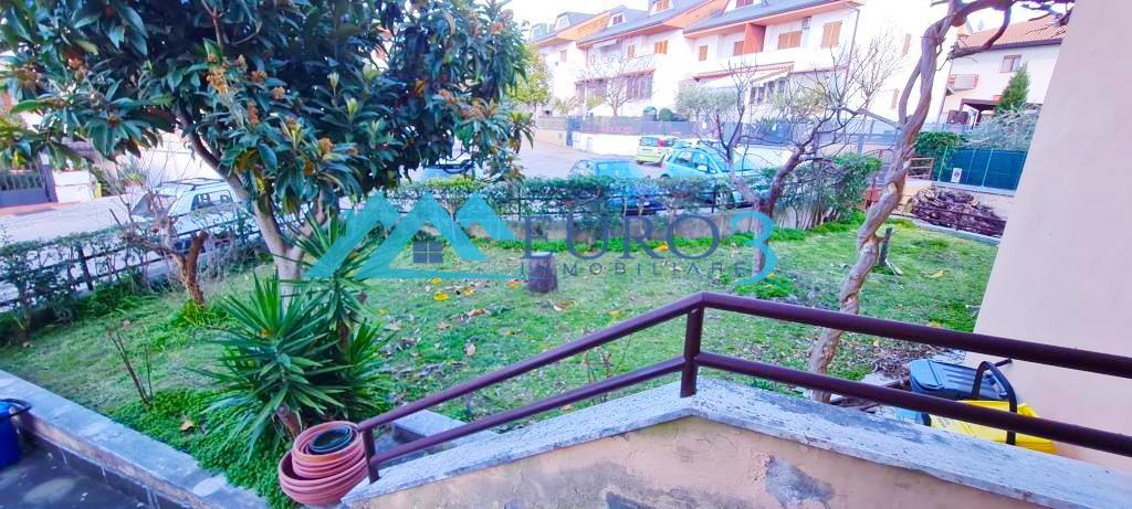 3526 VILLA A SCHIERA VENDITA FOLIGNANO21