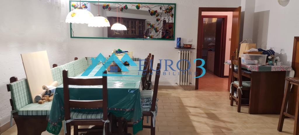 3526 VILLA A SCHIERA VENDITA FOLIGNANO4