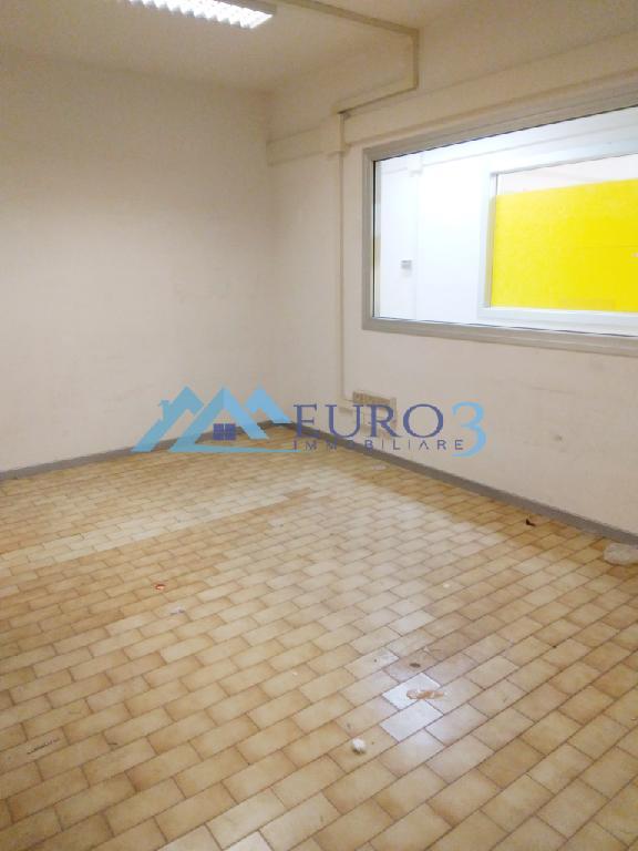 3529 - WAREHOUSE - RENT - € 350 - ASCOLI PICENO