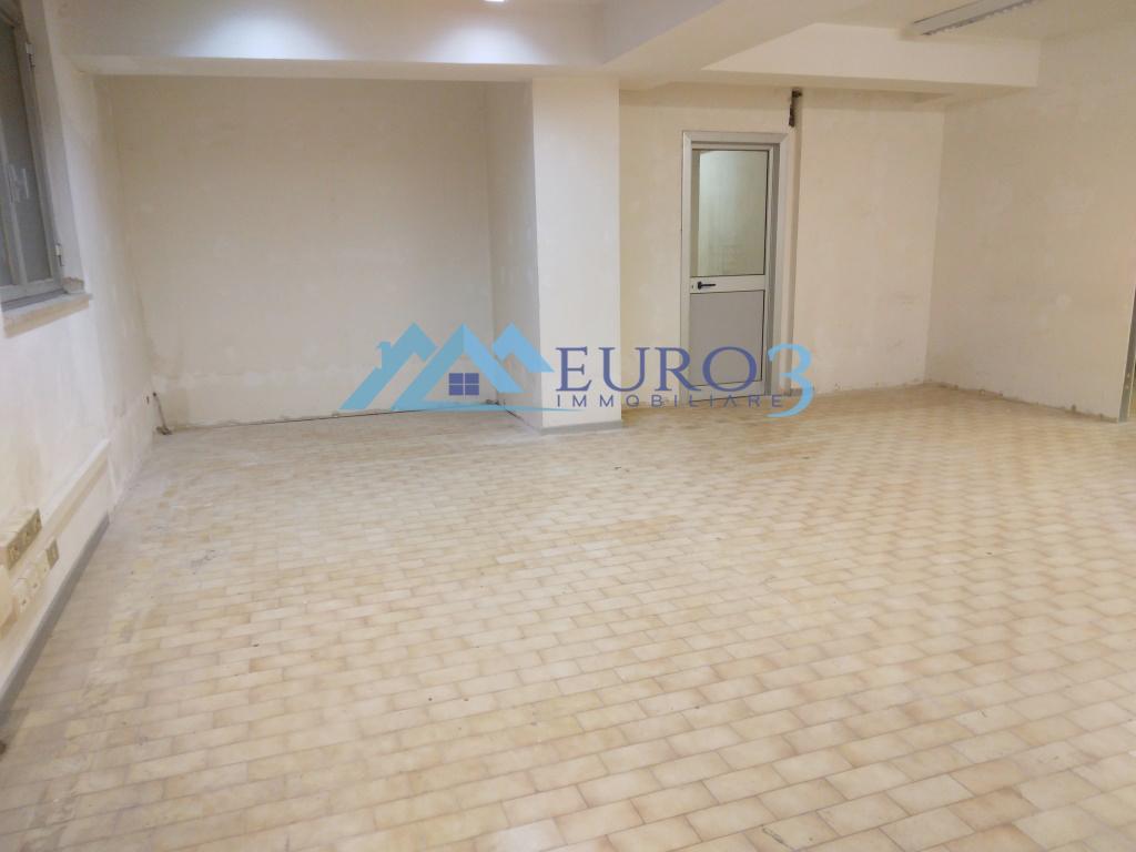 3529 WAREHOUSE RENT ASCOLI PICENO3