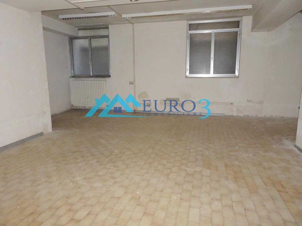 3529 WAREHOUSE RENT ASCOLI PICENO5