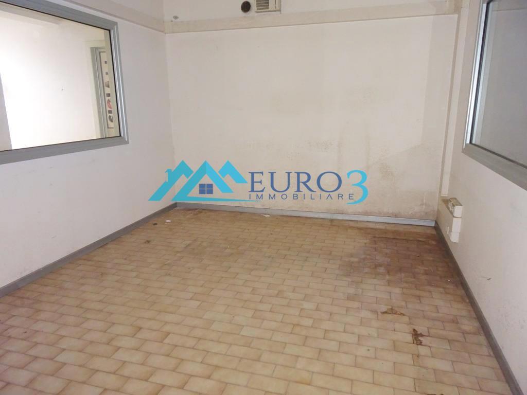 3529 WAREHOUSE RENT ASCOLI PICENO6