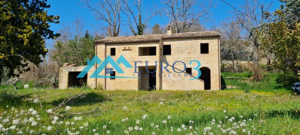 3537 FARMHOUSE SALE MONTALTO DELLE MARCHE5