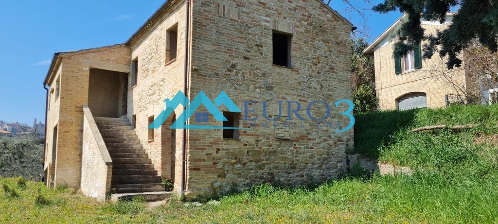 3537 FARMHOUSE SALE MONTALTO DELLE MARCHE8