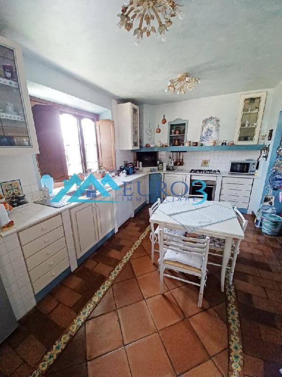 3540 FARMHOUSE SALE FOLIGNANO14