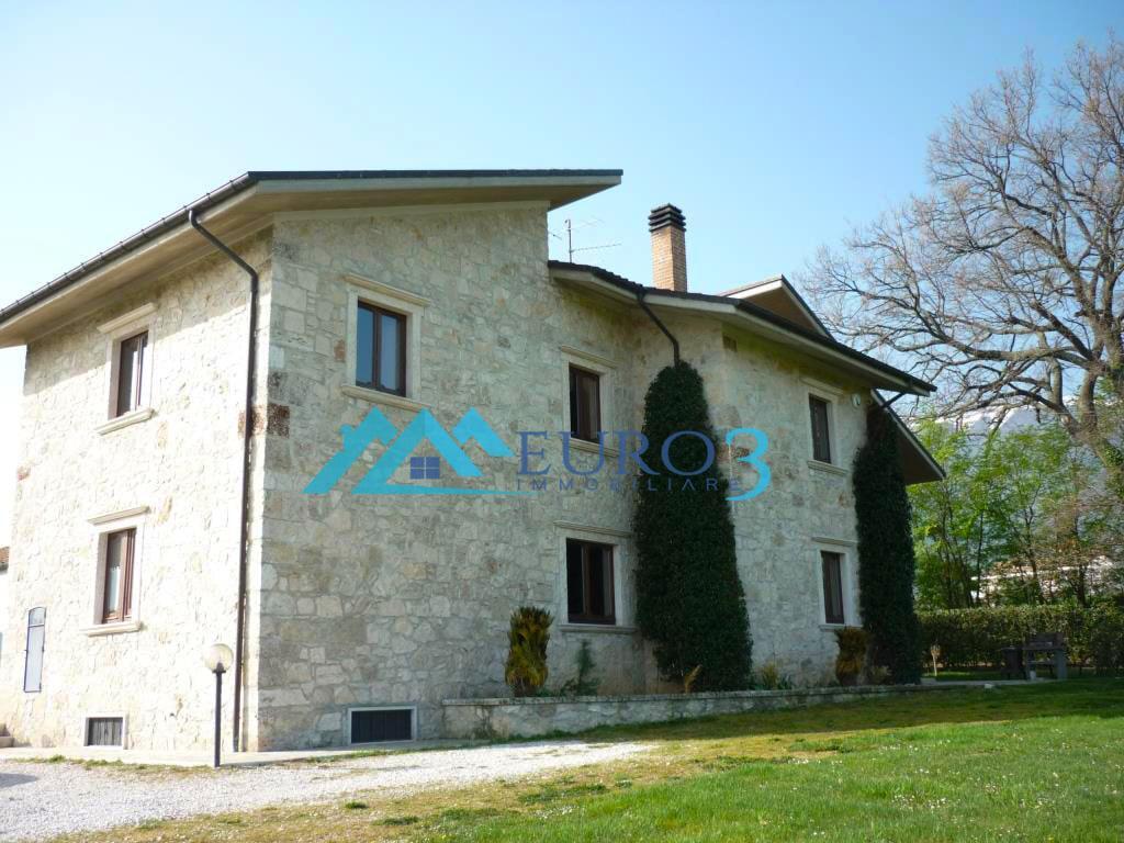 3540 FARMHOUSE SALE FOLIGNANO27