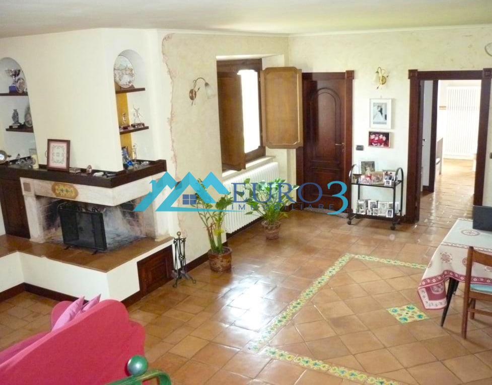 3540 FARMHOUSE SALE FOLIGNANO29