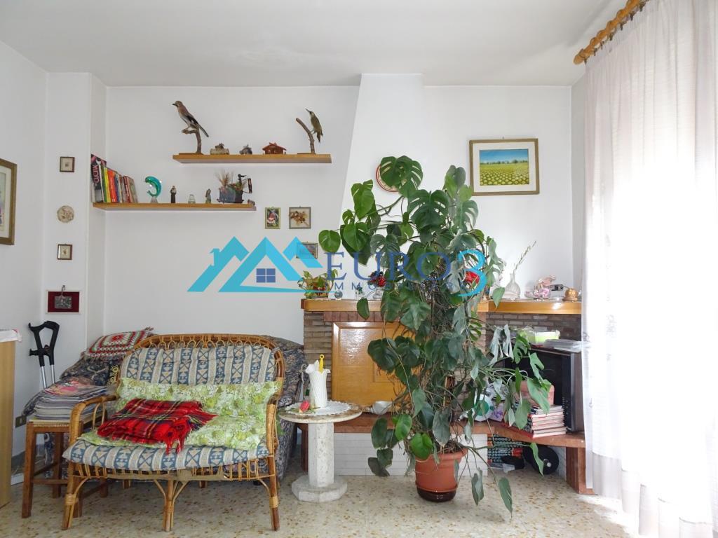 3552 DETACHED HOUSE SALE ROCCAFLUVIONE18